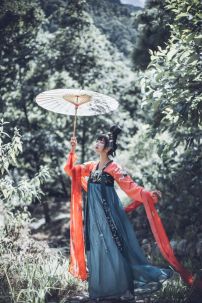 Hán Phục Hạc Đỉnh Hồng + In Nhủ