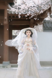 Trang Phục Hằng Nga Vinh Cơ Tuyết