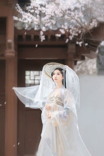 Trang Phục Hằng Nga Vinh Cơ Tuyết