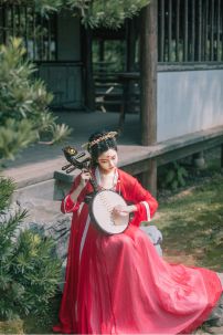 Thuê Hán Phục Hồng Vũ