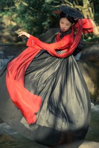 Hán Phục Đà Sa La Hoa