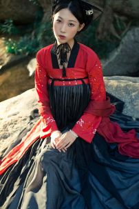 Hán Phục Đà Sa La Hoa