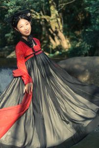 Hán Phục Đà Sa La Hoa