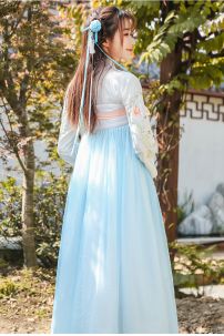 Hán Phục Trầm Ngư