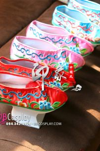 Giày Thêu Màu Hồng