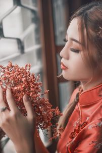 Sườn Xám Gấm Đỏ Trung Thu