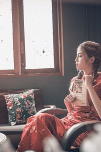 Sườn Xám Gấm Đỏ Trung Thu