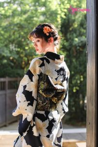 Yukata Đen Hoa Trắng