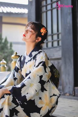 Yukata Đen Hoa Trắng
