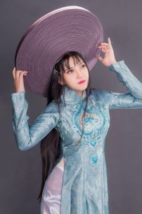 Áo Dài Gấm Xanh Thêu Hoa