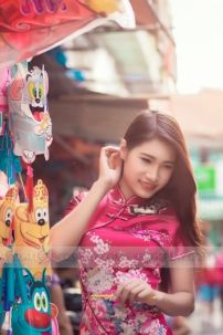 Sườn Xám Phi Đỏ Ngắn Xẻ