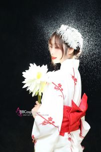 Áo Yukata Shiro Aka Nền Trắng Phối Đỏ Tặng Kèm Thắt Lưng