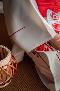 Áo Yukata Shiro Aka Nền Trắng Phối Đỏ Tặng Kèm Thắt Lưng