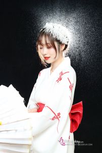 Áo Yukata Shiro Aka Nền Trắng Phối Đỏ Tặng Kèm Thắt Lưng