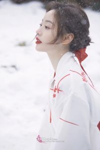 Áo Yukata Shiro Aka Nền Trắng Phối Đỏ Tặng Kèm Thắt Lưng