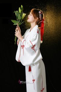 Áo Yukata Shiro Aka Nền Trắng Phối Đỏ Tặng Kèm Thắt Lưng