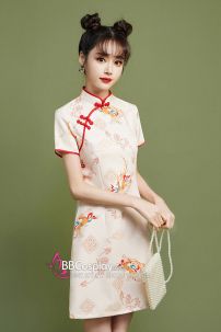 Sườn Xám Linh Lộc Thuần Dương Viền Đỏ Nền Trắng