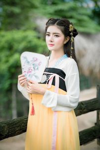 Thuê Hán Phục Thiều Hoa Giai Nữ