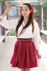 Hán Phục Cách Tân Vân Lưu