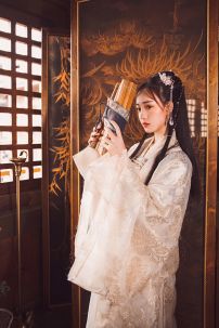 Hán Phục Quý Phi Vinh Cơ Tone Kem