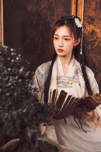 Hán Phục Quý Phi Vinh Cơ Tone Kem