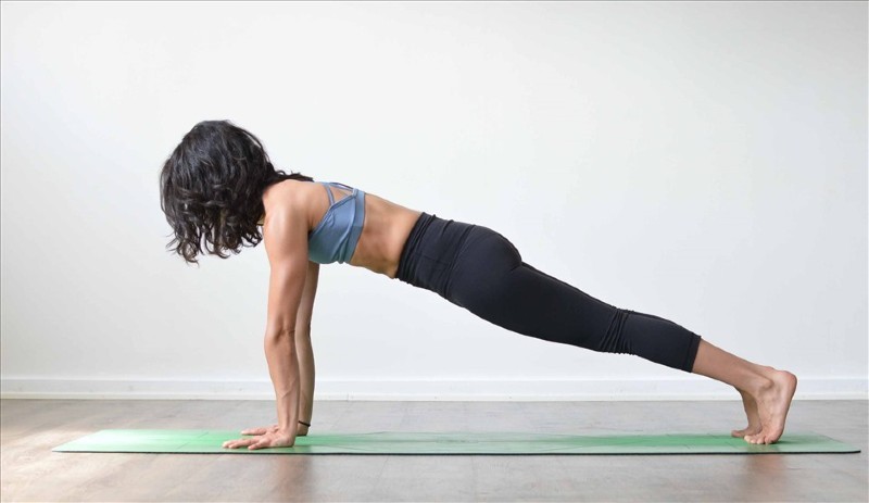 Đánh tan calo cực nhanh bằng plank tư thế cao