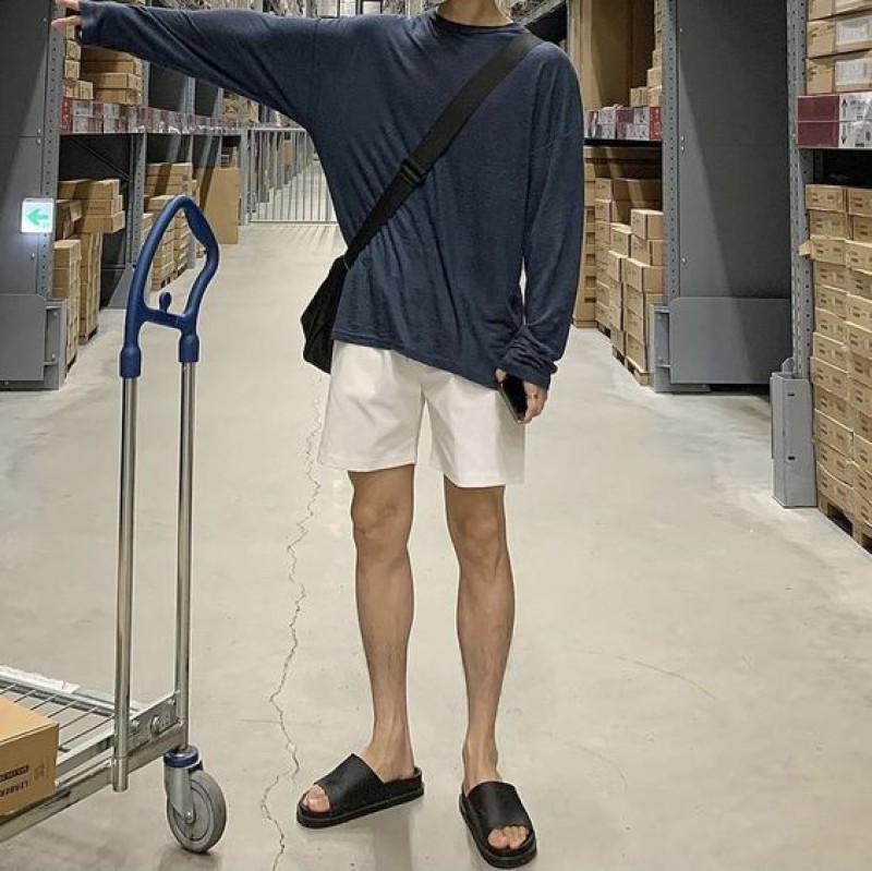 Phối đồ với áo thun tay dài cho nam