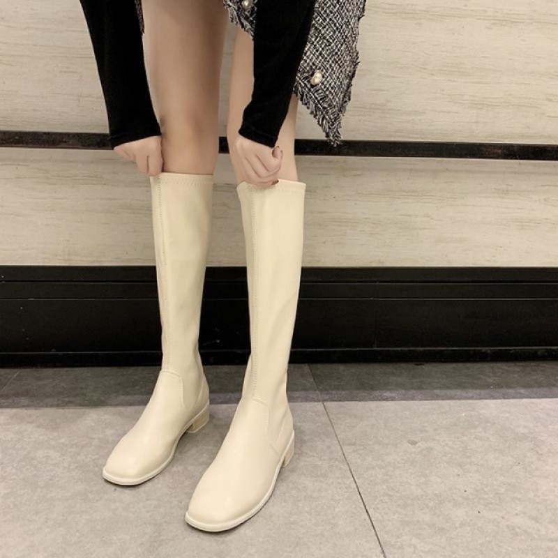 Cách phối đồ với boot trắng cổ cao