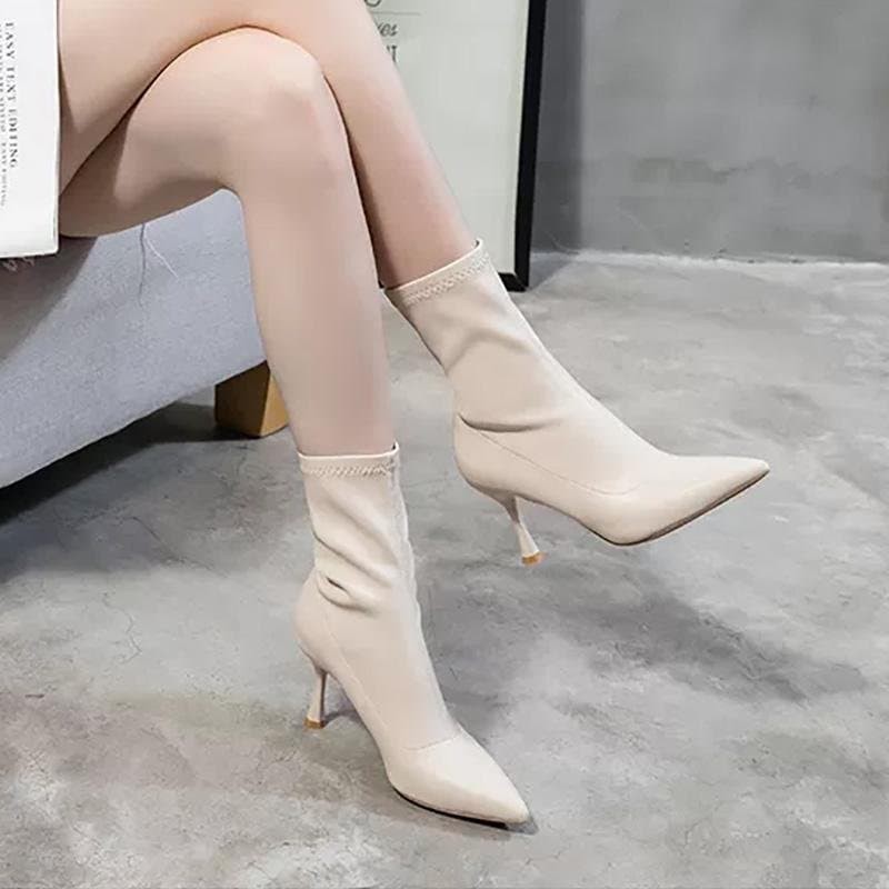 Phối đồ với boot trắng cao cổ
