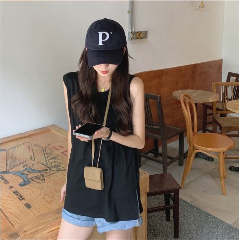 Áo ba lỗ tanktop phối đồ với quần short nữ