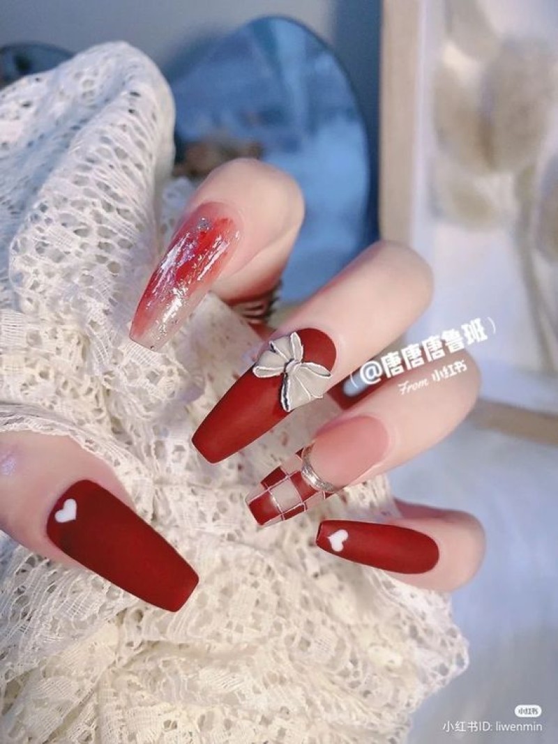 Gợi Ý Những Mẫu Nail Xinh Đón Tết 2023