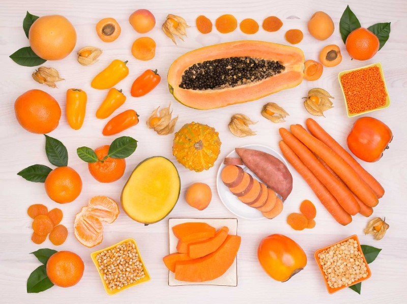 Bạn nên ăn nhiều chất Beta - Carotene hay Biotin nhằm giúp tóc được chắc khỏe hơn
