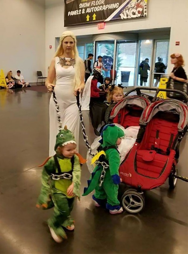 xin kẹo đêm halloween khoác trang phục đêm halloween đầy kẹo mang về