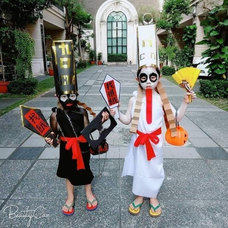 Màn hóa trang thành trà sữa, đồ ăn vặt đỉnh của đỉnh mùa Halloween