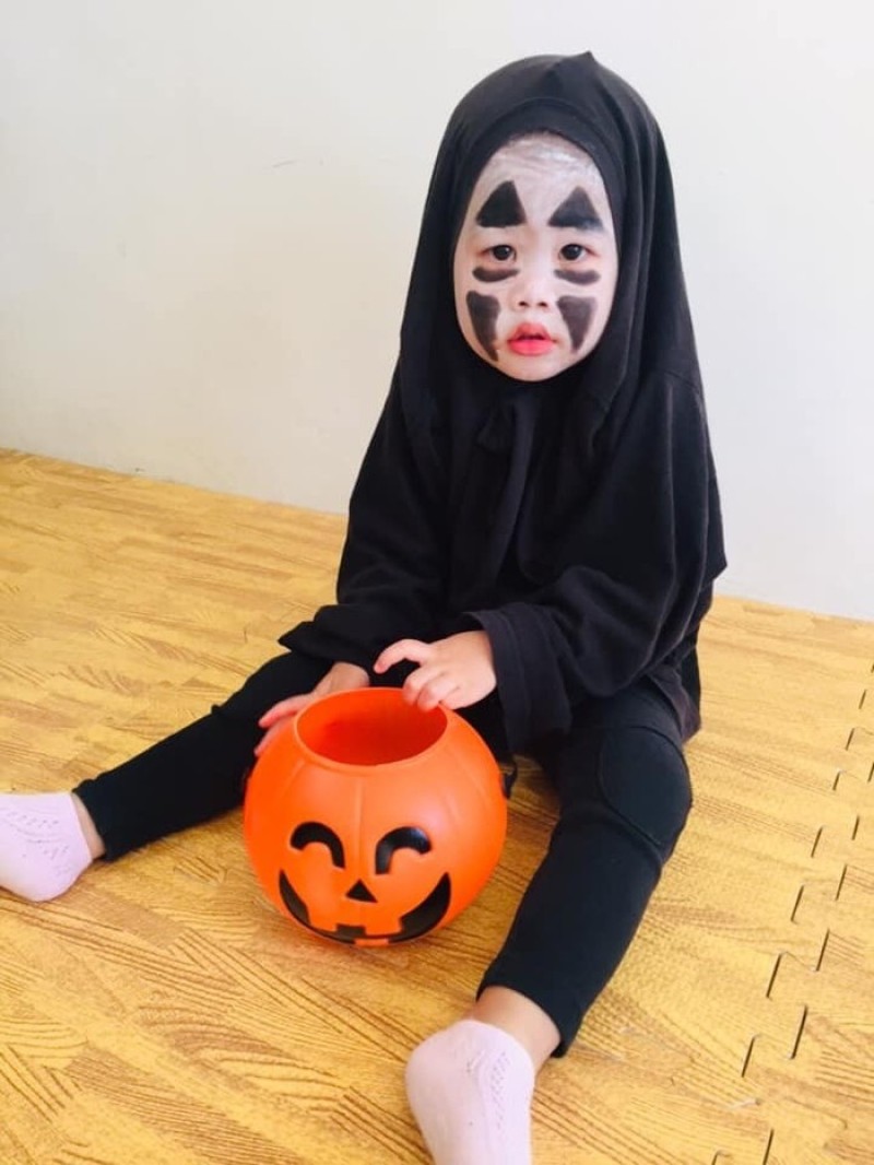 Màn hóa trang thành trà sữa, đồ ăn vặt đỉnh của đỉnh mùa Halloween