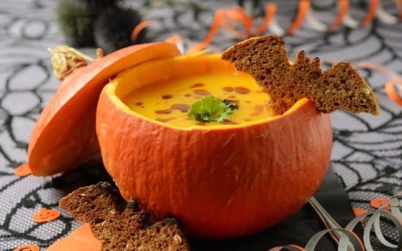 Món súp bí đỏ cho ngày Halloween