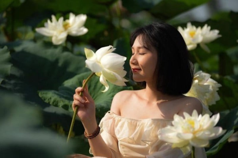 Đầm trễ vai quyến rũ
