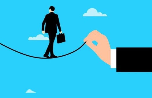 Đám Đông Nơi Ẩn Náu Của Kẻ Tầm Thường Và Là Nấm Mồ Của Kẻ Khôn Ngoan