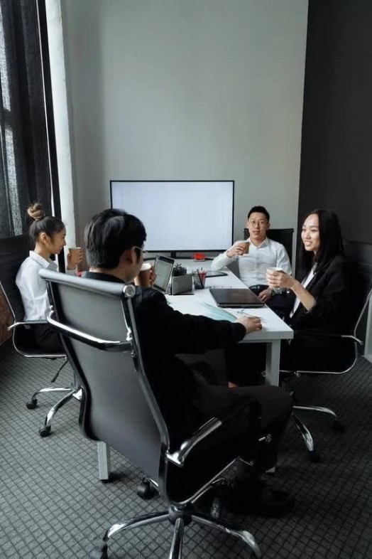 Tại Sao Văn Hoá Làm Việc Đến Kiệt Sức Được Đánh Giá Cao Đến Vậy?