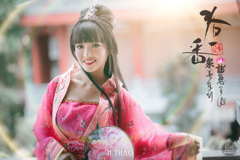 ảnh nữ cổ hiệp