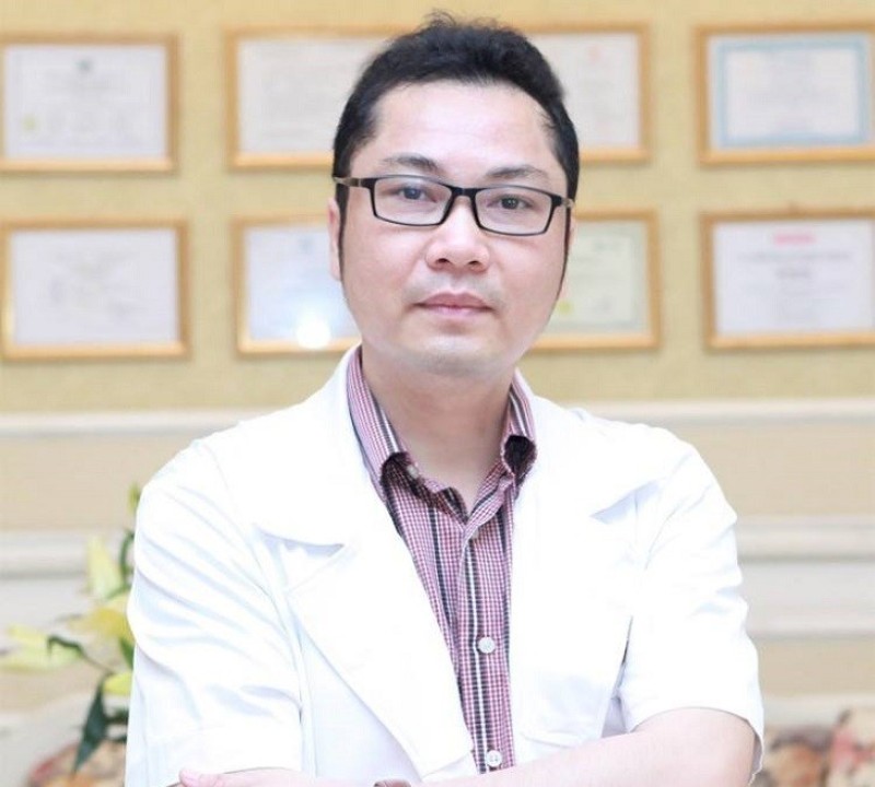 Bác sĩ nâng ngực Lê Viết Hải