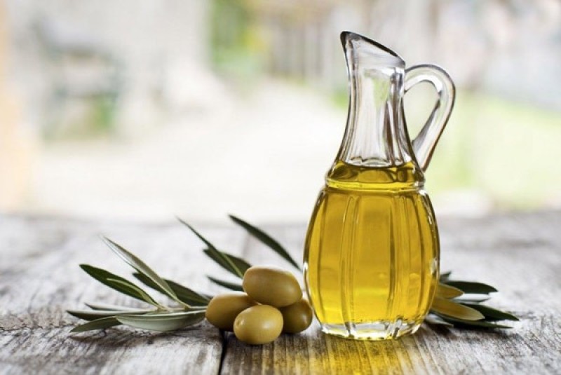 chữa viêm nang lông bằng dầu oliu