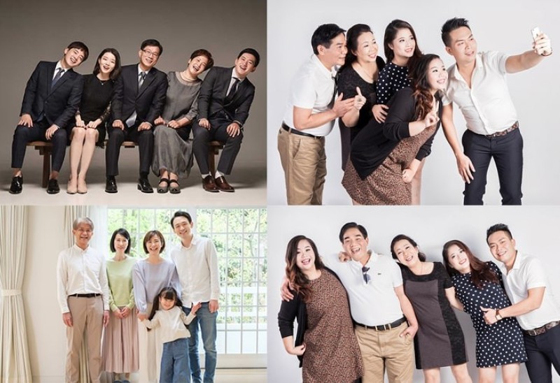 Tạo dáng chụp ảnh gia đình 5 người cùng nhau tạo kiểu