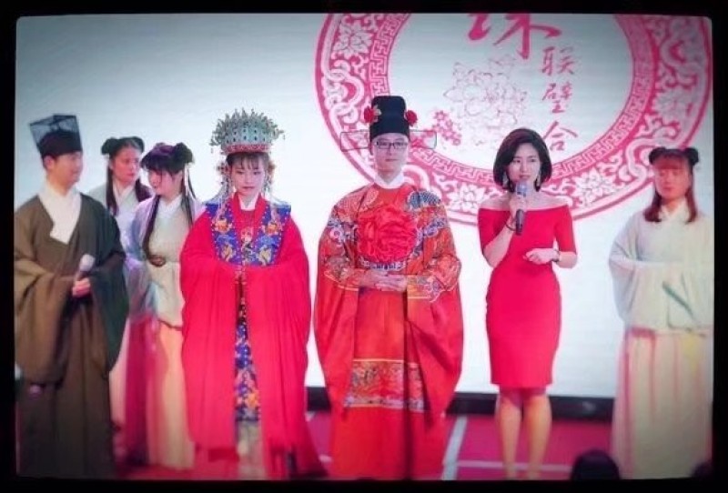 Phong cách váy cưới Hanfu này thực sự phổ biến.