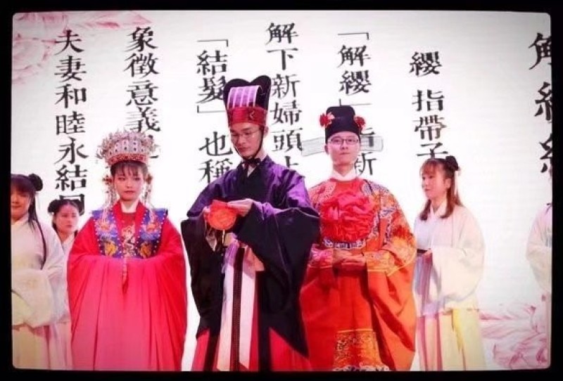 Phong cách váy cưới Hanfu này thực sự phổ biến.