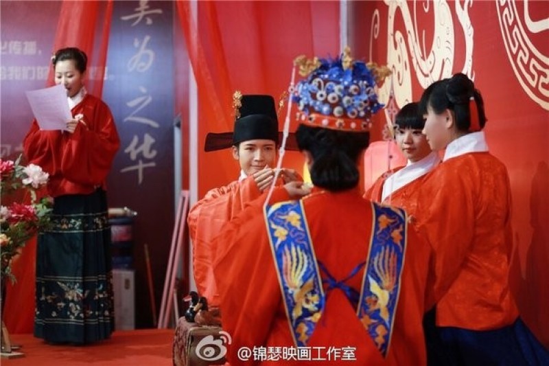 Phong cách váy cưới Hanfu này thực sự phổ biến.