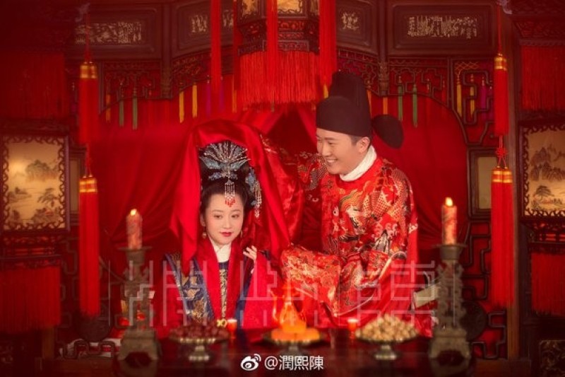 Phong cách váy cưới Hanfu này thực sự phổ biến.