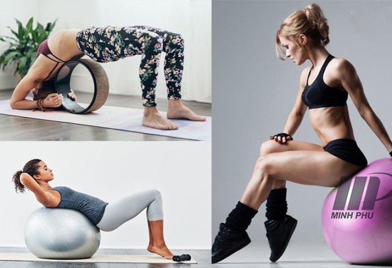 Tạo dáng với dụng cụ tập Yoga
