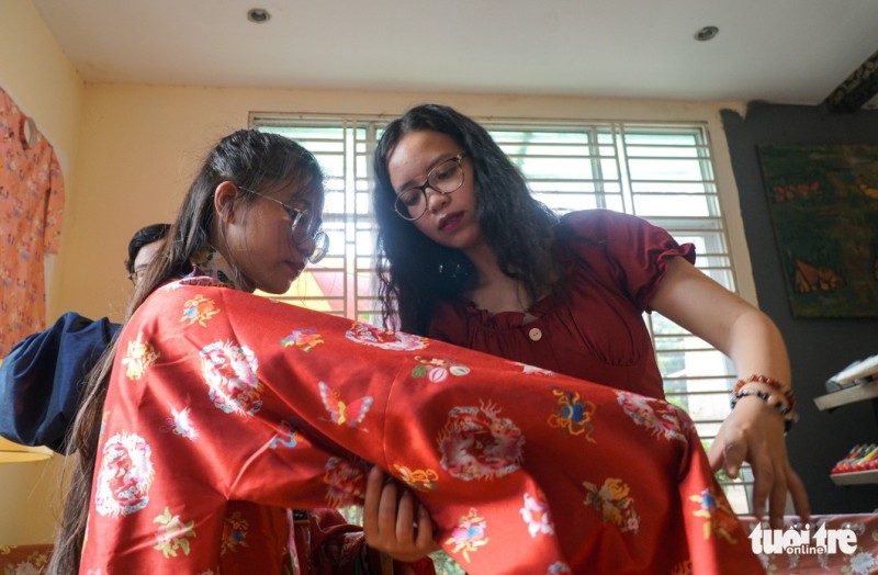 ‘Các cụ đã chọn mình theo ngành cổ phục’ - Ảnh 6.