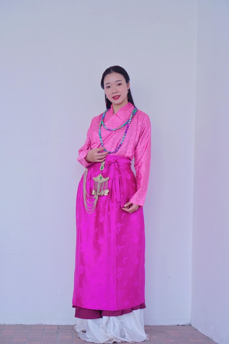 Cổ phục Việt lưu giữ tinh hoa văn hóa dân tộc - Ảnh 1.